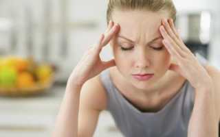 У кого болит голова перед месячными причины