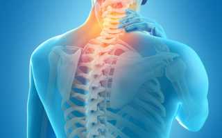 Год болит справа спина