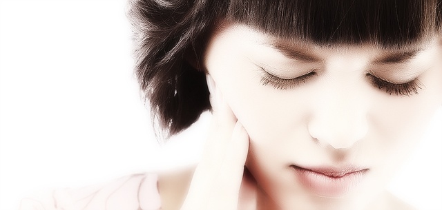 при движении головы болит зуб