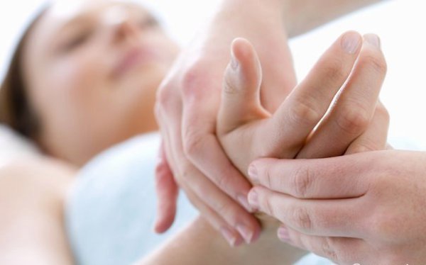 Если долго стоять на одном месте болит спина при