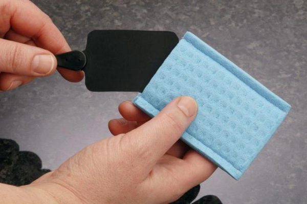 При выпадении волос болит кожа головы