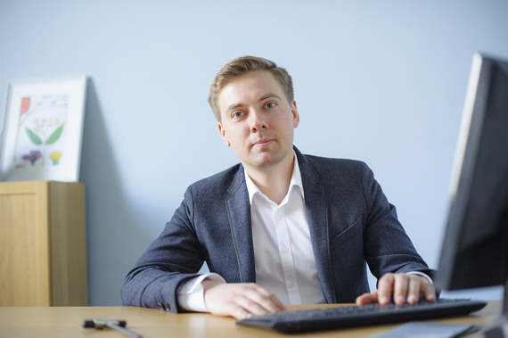 постояла на голове теперь болит голова