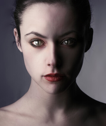 Девушка - энергетический вампир