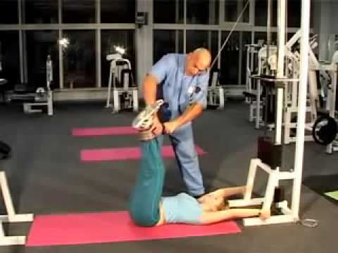 При наклоне головы болит в районе лопатки