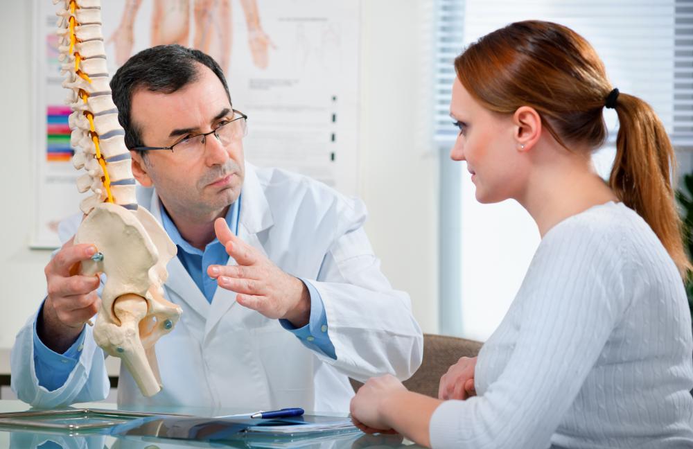 Если боль нарастает, нужно обратиться к врачу