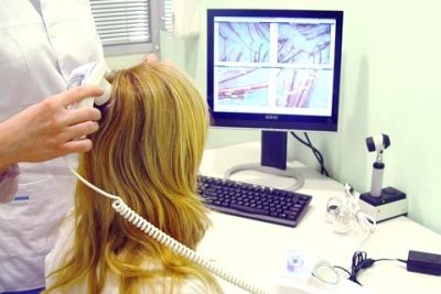 При выпадении волос болит кожа головы