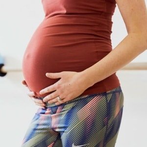 Беременная девушка Привкус железа во рту